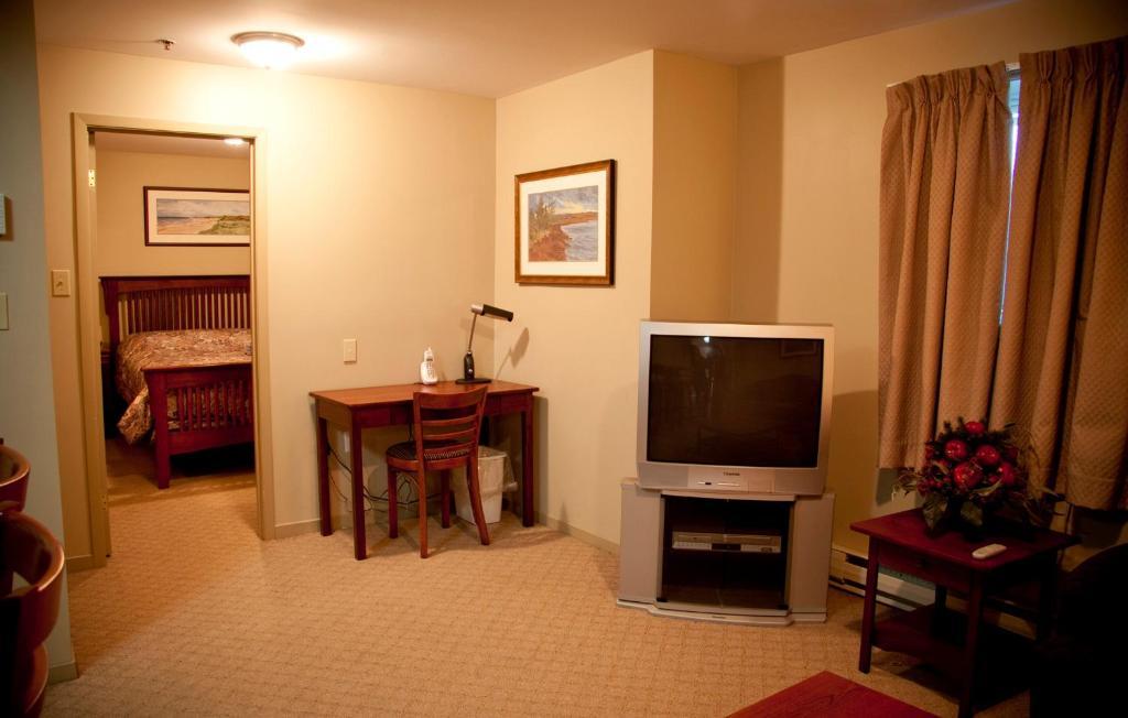 Mermaid Suites Charlottetown Room photo